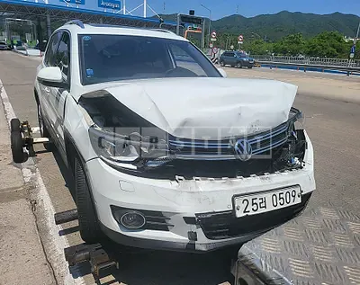 Photo 1 of 6: 2016 Volkswagen Tiguan 2.0 TDI BMT, VIN WVGZZZ5NZGW035514 — Korean insurance auction