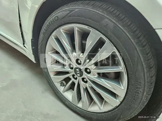 Photo 2 of 40: 2020 Kia K5 — Korean insurance auction