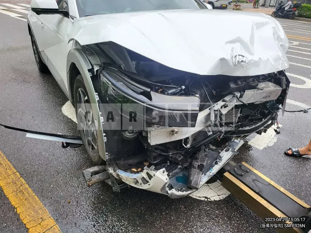 Photo 2 of 50: 2022 Hyundai Modern Ionic 5, VIN KMHKN81AFNU042404 — Korean insurance auction