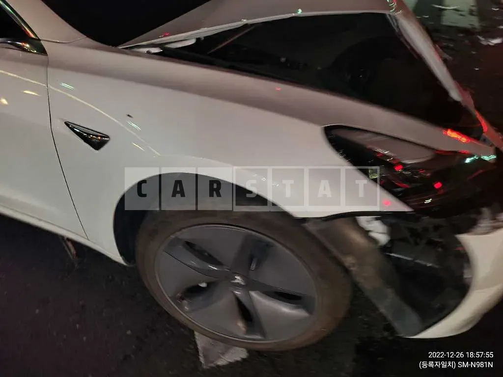 Photo 2 of 12: 2020 Tesla Model 3 Standard Rangeplus RWD, VIN 5YJ3E1EAXLF724273 — Korean insurance auction