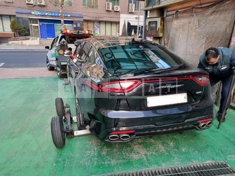 Photo 2 of 31: 2018 Kia Stinger, VIN KNAE351ADKS045258 — Korean insurance auction
