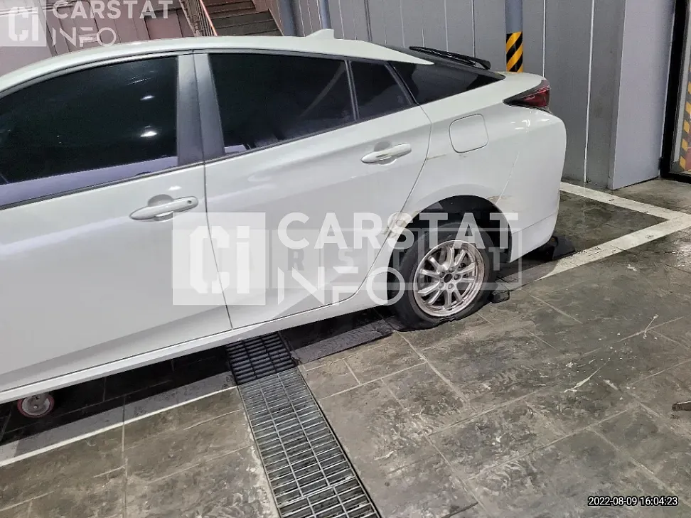 Photo 2 of 11: 2018 Toyota Skotto Yota Prius — Korean insurance auction