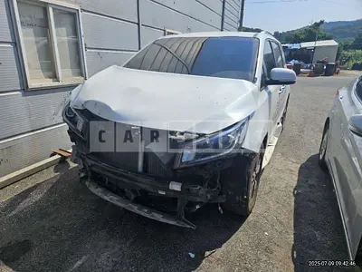 Photo 1 of 4: 2020 Kia Carnivals — Korean insurance auction