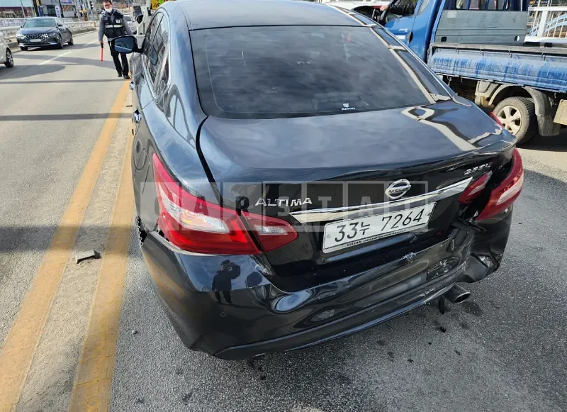 Photo 2 of 38: 2018 Nissan Altima 2.5, VIN 1N4AL3AP9JC150512 — Korean insurance auction