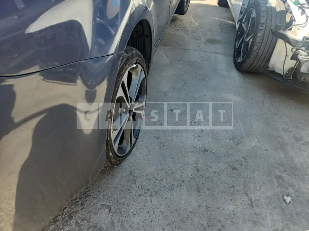 Photo 2 of 17: 2015 Kia K3 1.6 — Korean insurance auction
