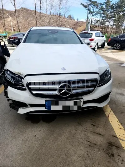 Photo 1 of 16: 2017 Mercedes-Benz E220 d 4Matic, VIN WDDZF0FB0HA226128 — Korean insurance auction