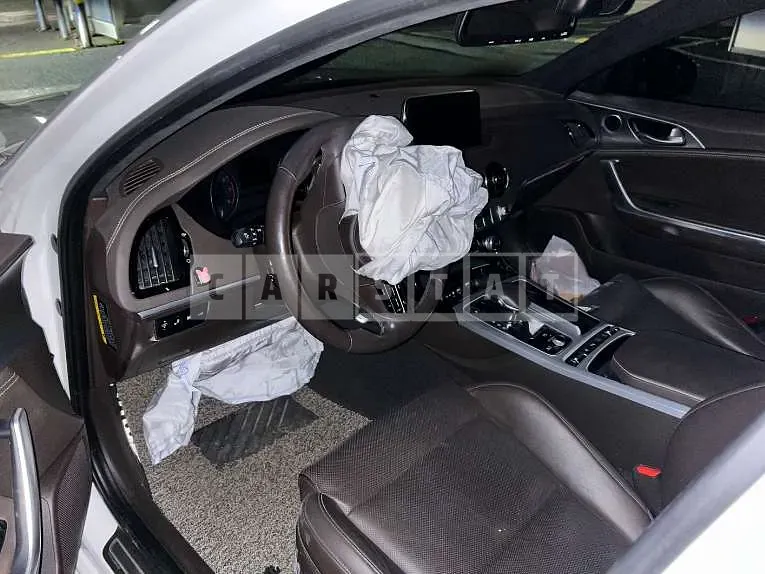 Photo 2 of 5: 2019 Kia Stinger — Korean insurance auction