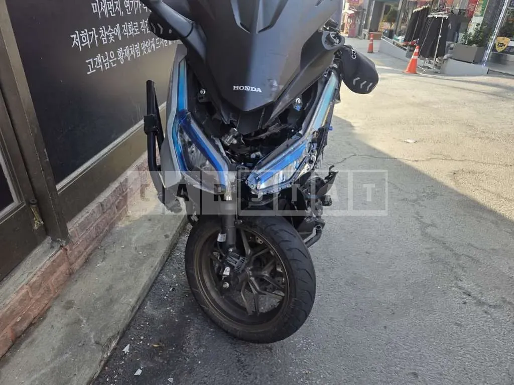 Photo 2 of 13: 2025 Honda (Two-Wheel) Forza 350 — Korean insurance auction