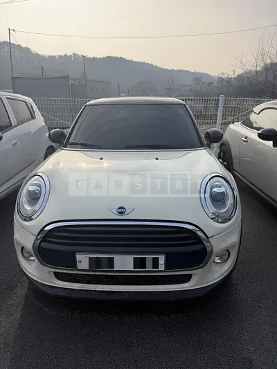 Photo 1 of 5: 2017 MINI Cooper D — Korean insurance auction