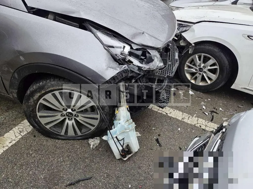 Photo 2 of 4: 2015 Kia Sportage R — Korean insurance auction