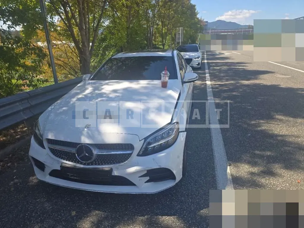 Photo 2 of 10: 2021 Mercedes-Benz C200 — Korean insurance auction