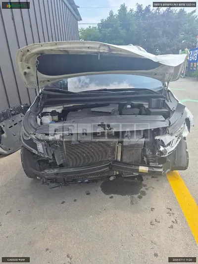 Photo 1 of 14: 2018 Kia Carnival, VIN KNAMC81ABKS478320 — Korean insurance auction
