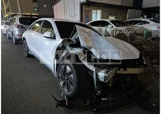 Photo 2 of 15: 2025 Hyundai IONIQ 6 — Korean insurance auction