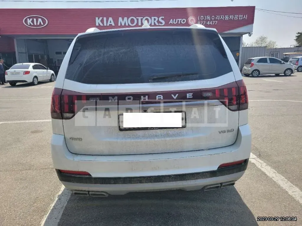 Photo 2 of 33: 2021 Kia Mojave, VIN KNAKN814DMA213340 — Korean insurance auction