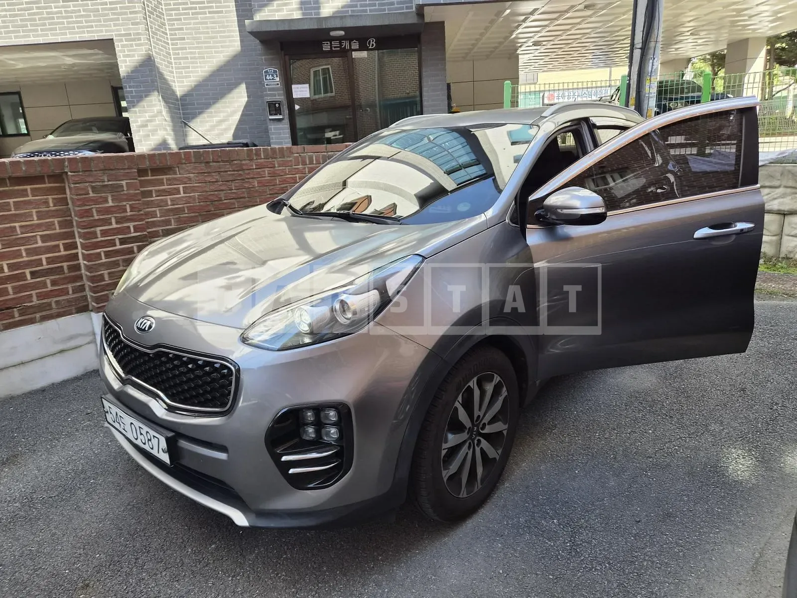 Photo 2 of 3: 2016 Kia New Sportage 1.7 2WD Noblesse, VIN KNAP6815GGK075217 — Korean insurance auction