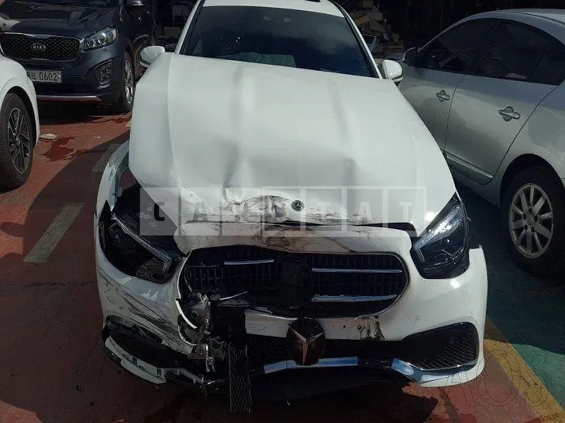 Photo 2 of 15: 2022 Mercedes-Benz E 350 4Matic, VIN W1KZF8GB7NB023644 — Korean insurance auction