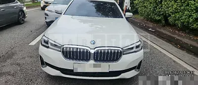 Photo 1 of 32: 2022 BMW 520i — Korean insurance auction
