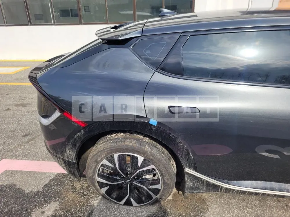 Photo 2 of 14: 2023 Kia EV6, VIN KNAC381CPPA170812 — Korean insurance auction