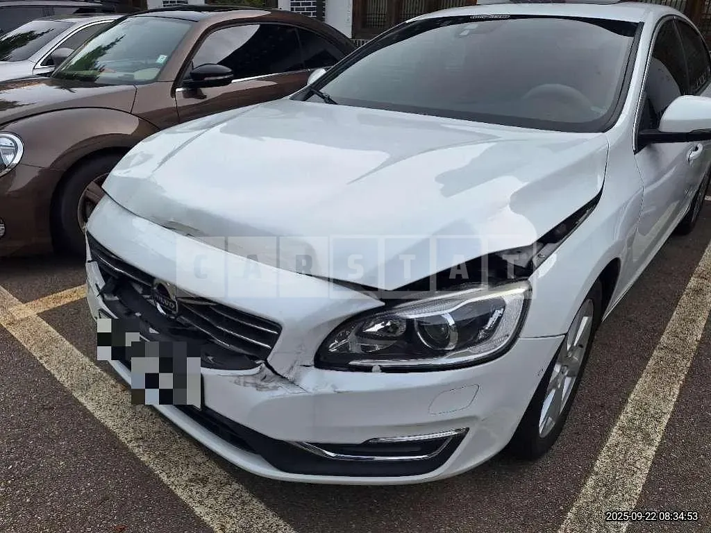 Photo 2 of 17: 2015 Volvo S60D3 — Korean insurance auction