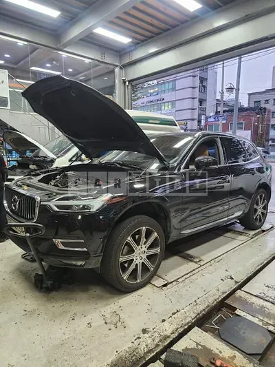 Photo 1 of 3: 2020 Volvo XC60 (AWD) — Korean insurance auction