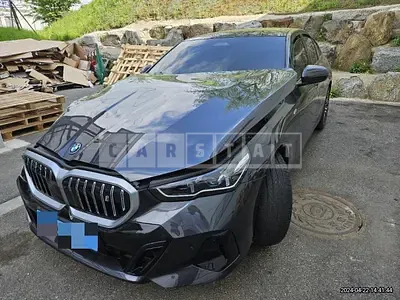Photo 1 of 21: 2024 BMW i5 eDrive40 — Korean insurance auction