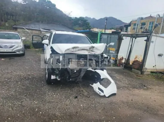 Photo 2 of 7: 2019 Hyundai Santa Fe, VIN KMHS281BBKU150718 — Korean insurance auction