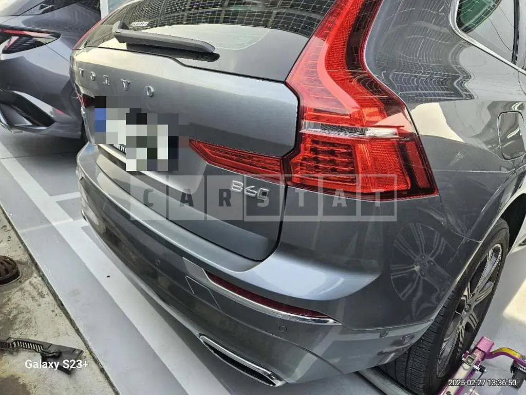 Photo 2 of 18: 2021 Volvo XC60B6 AWD — Korean insurance auction