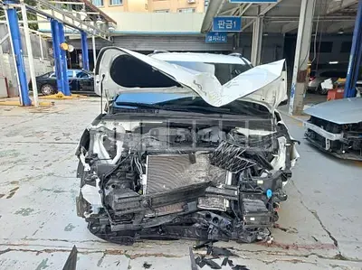 Photo 1 of 16: 2023 Kia Carnival — Korean insurance auction