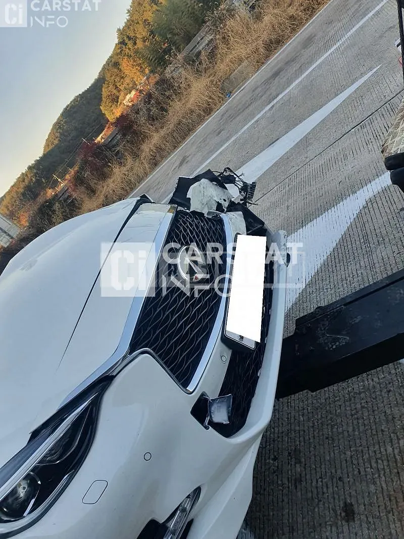 Photo 2 of 6: 2018 Infiniti Infinity Q30, VIN SJKCH53E8JA061079 — Korean insurance auction