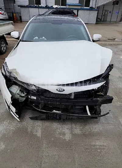 Photo 1 of 9: 2015 Kia K5, VIN KNAGN416BFA607465 — Korean insurance auction