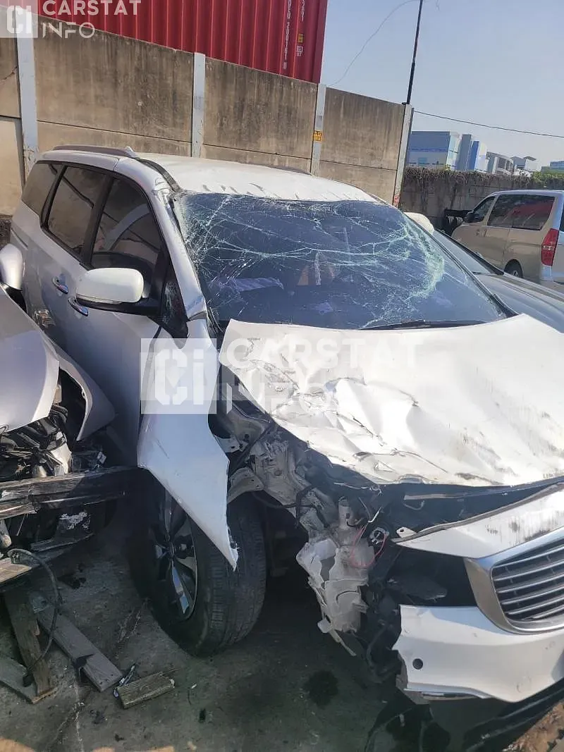 Photo 2 of 8: 2017 Kia Carnival, VIN KNAMB81ABJS383010 — Korean insurance auction