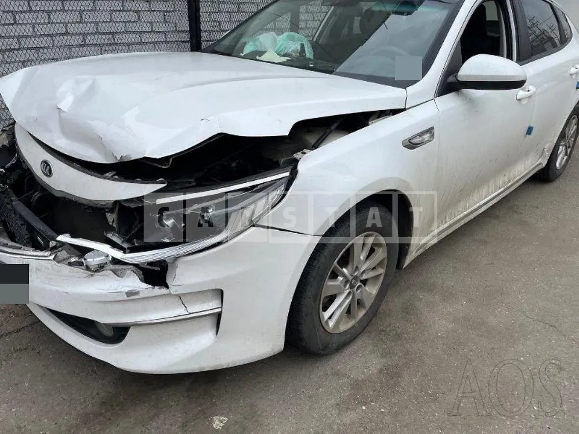 Photo 2 of 6: 2015 Kia K5 2.0 — Korean insurance auction