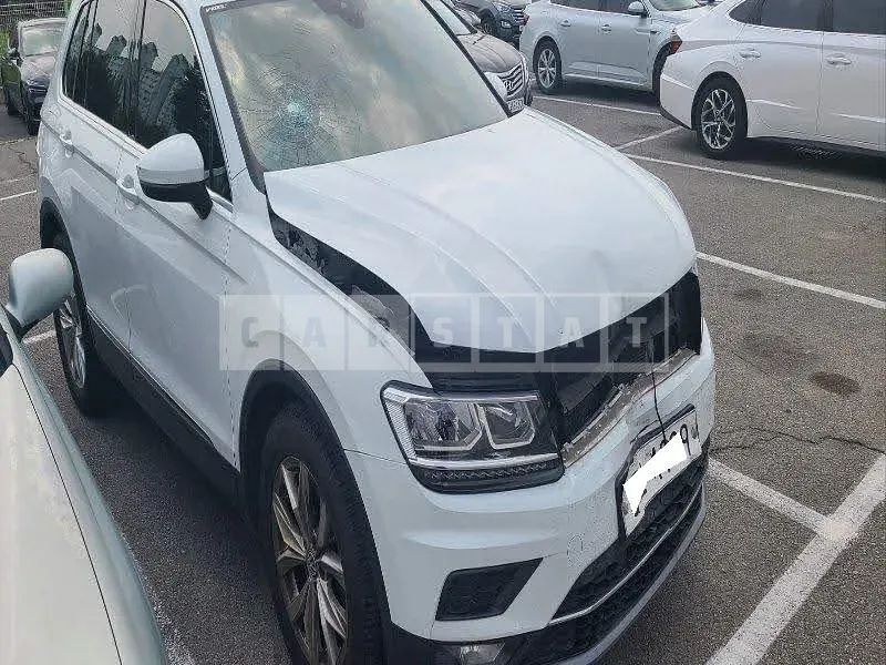 Photo 2 of 13: 2018 Volkswagen Tiguan 2.0 TDI, VIN WVGZZZ5NZJW971071 — Korean insurance auction