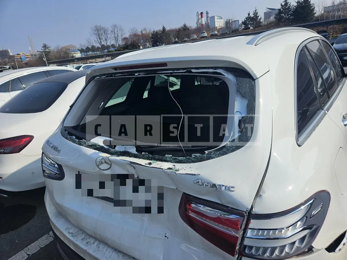 Photo 2 of 26: 2018 Mercedes-Benz GLC220d 4Matic — Korean insurance auction