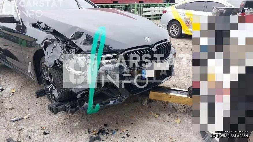 Photo 2 of 46: 2021 BMW 530e M Sport Package — Korean insurance auction