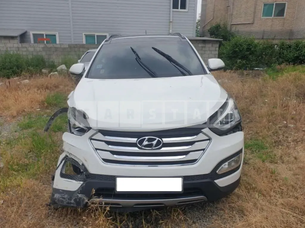 Photo 2 of 11: 2015 Hyundai Santa Fe — Korean insurance auction