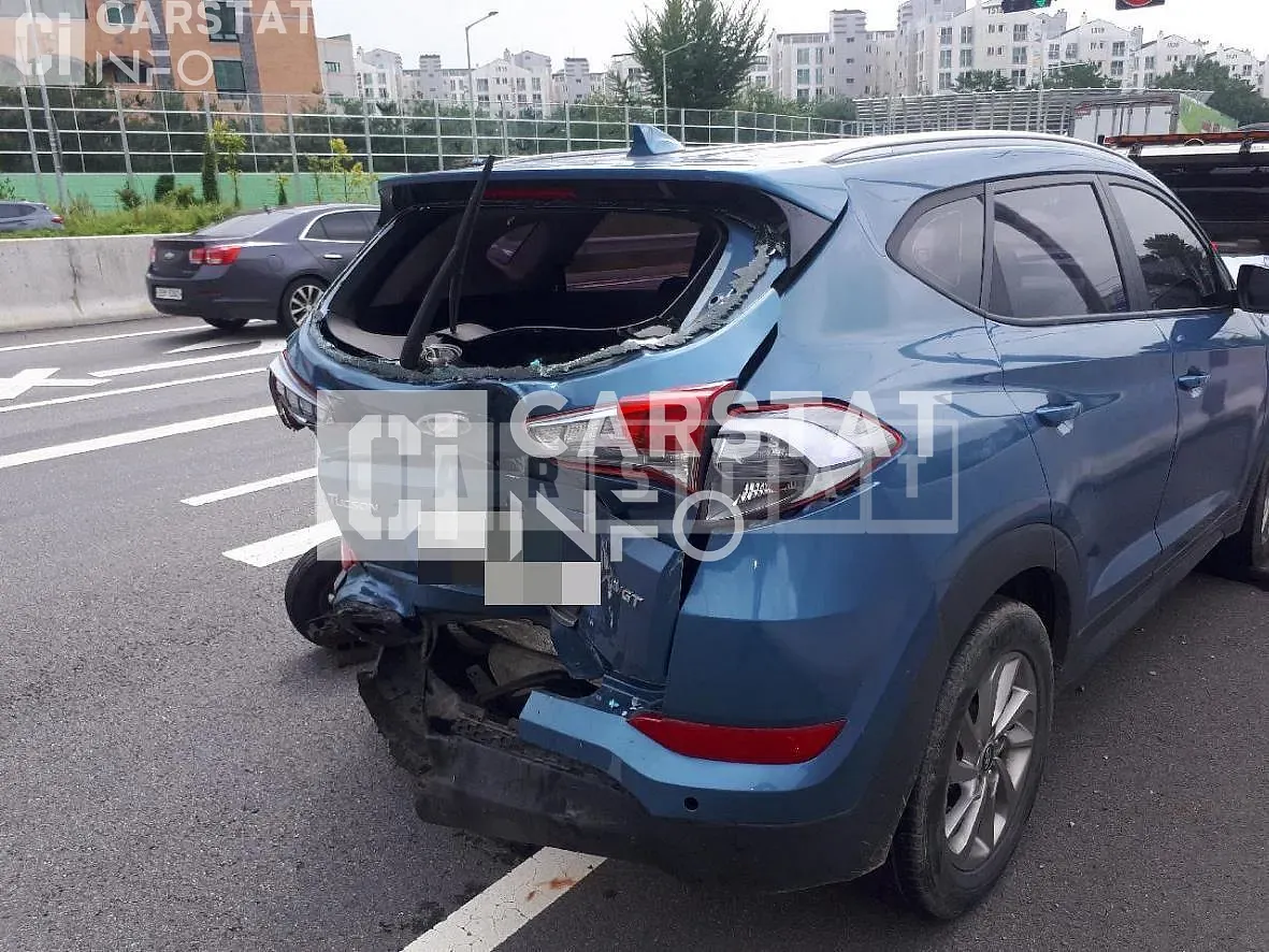 Photo 2 of 13: 2016 Hyundai Tucson, VIN KMHJ3815GGU032510 — Korean insurance auction