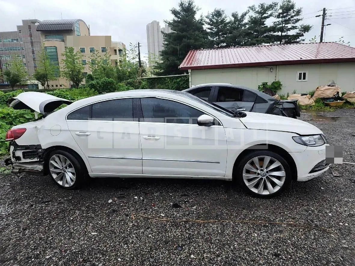 Photo 2 of 24: 2015 Volkswagen CC 2.0 TDI Blue Motion — Korean insurance auction
