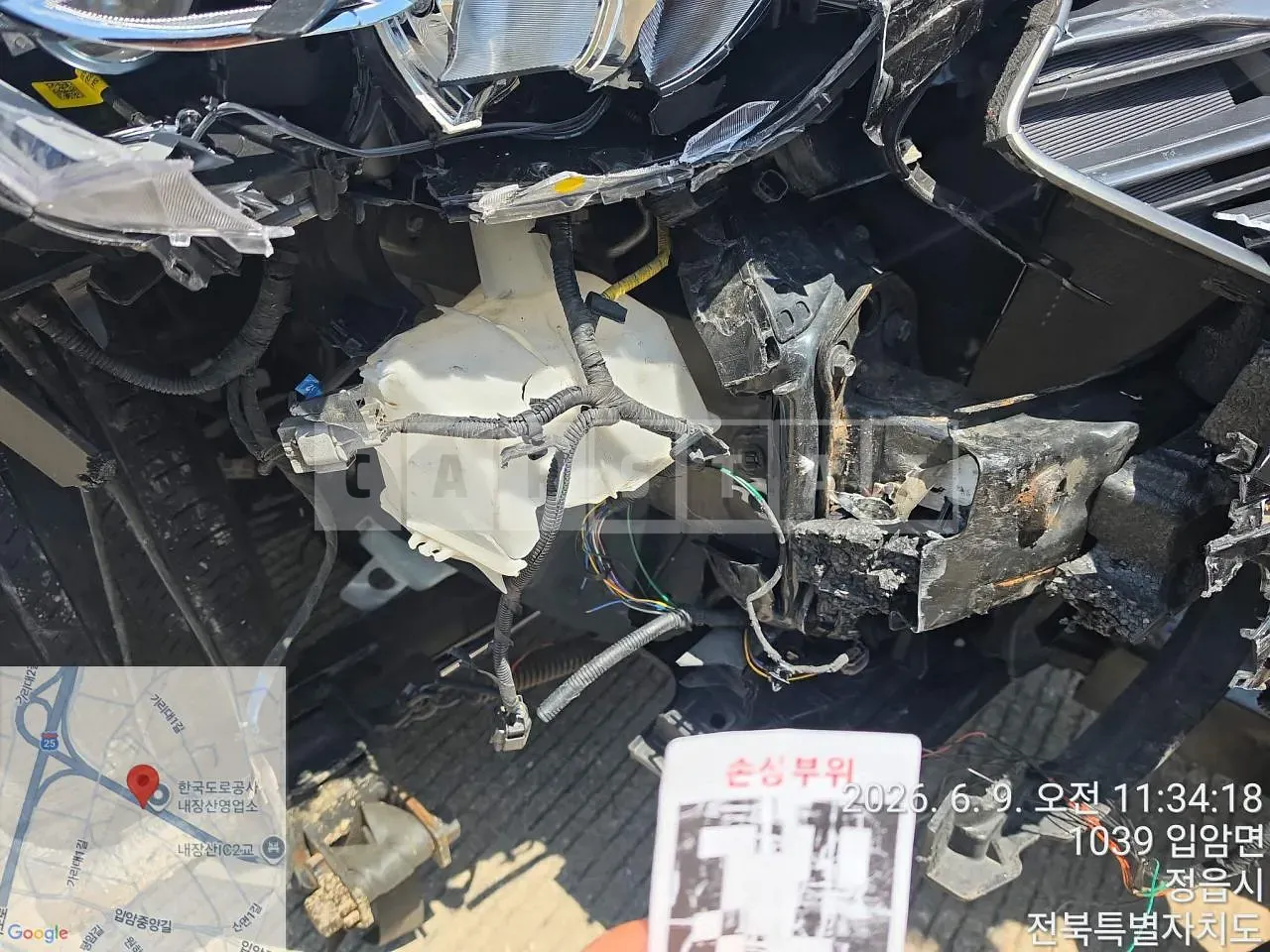 Photo 2 of 10: 2016 Hyundai Santa Fe, VIN KMHSW81UBHU712856 — Korean insurance auction