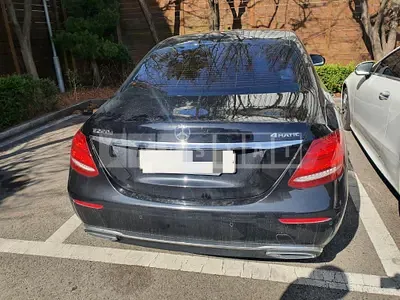Photo 1 of 12: 2019 Mercedes-Benz E220 d 4Matic, VIN WDDZF0FB1KA522492 — Korean insurance auction