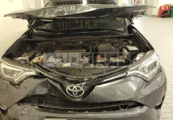 Photo 2 of 10: 2018 Toyota RAV4 2WD, VIN JTMYFREV3JD114952 — Korean insurance auction