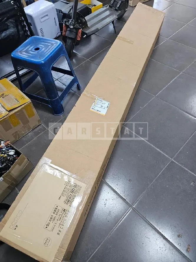 Photo 3 of 3: 2021 Kia (parts) Carnival Side Steps — Korean insurance auction