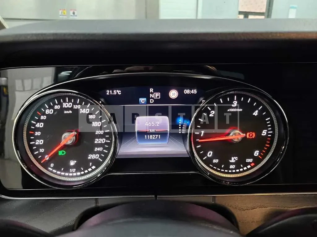 Photo 2 of 56: 2018 Mercedes-Benz E220 d — Korean insurance auction