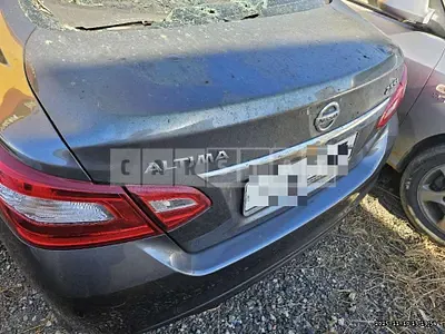 Photo 1 of 5: 2017 Nissan Altima 2.5 — Korean insurance auction