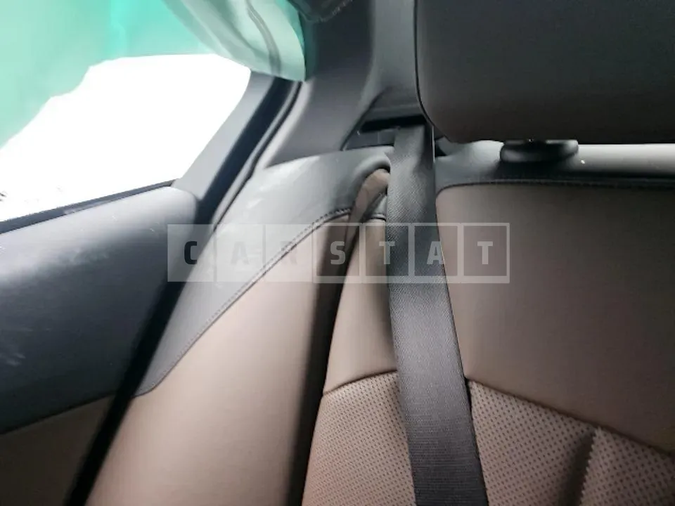 Photo 2 of 46: 2024 BMW 520i — Korean insurance auction