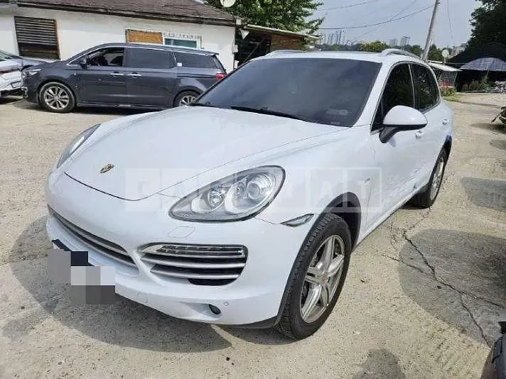 Photo 2 of 30: 2014 Porsche Cayenne — Korean insurance auction