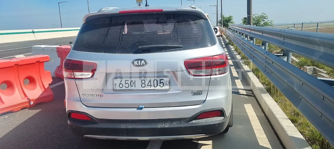 Photo 2 of 8: 2015 Kia Sorento — Korean insurance auction