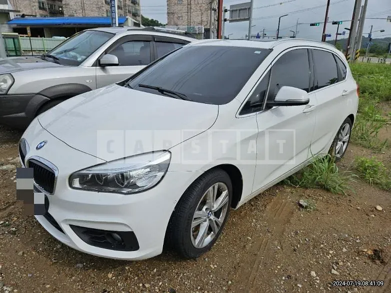 Photo 2 of 9: 2016 BMW Active Tourer — Korean insurance auction