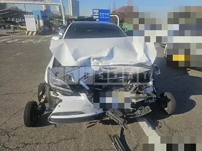 Photo 1 of 13: 2016 Genesis 3.3 — Korean insurance auction