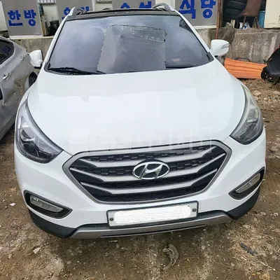 Photo 1 of 8: 2015 Hyundai Tucson, VIN KMHJT81VBFU995288 — Korean insurance auction